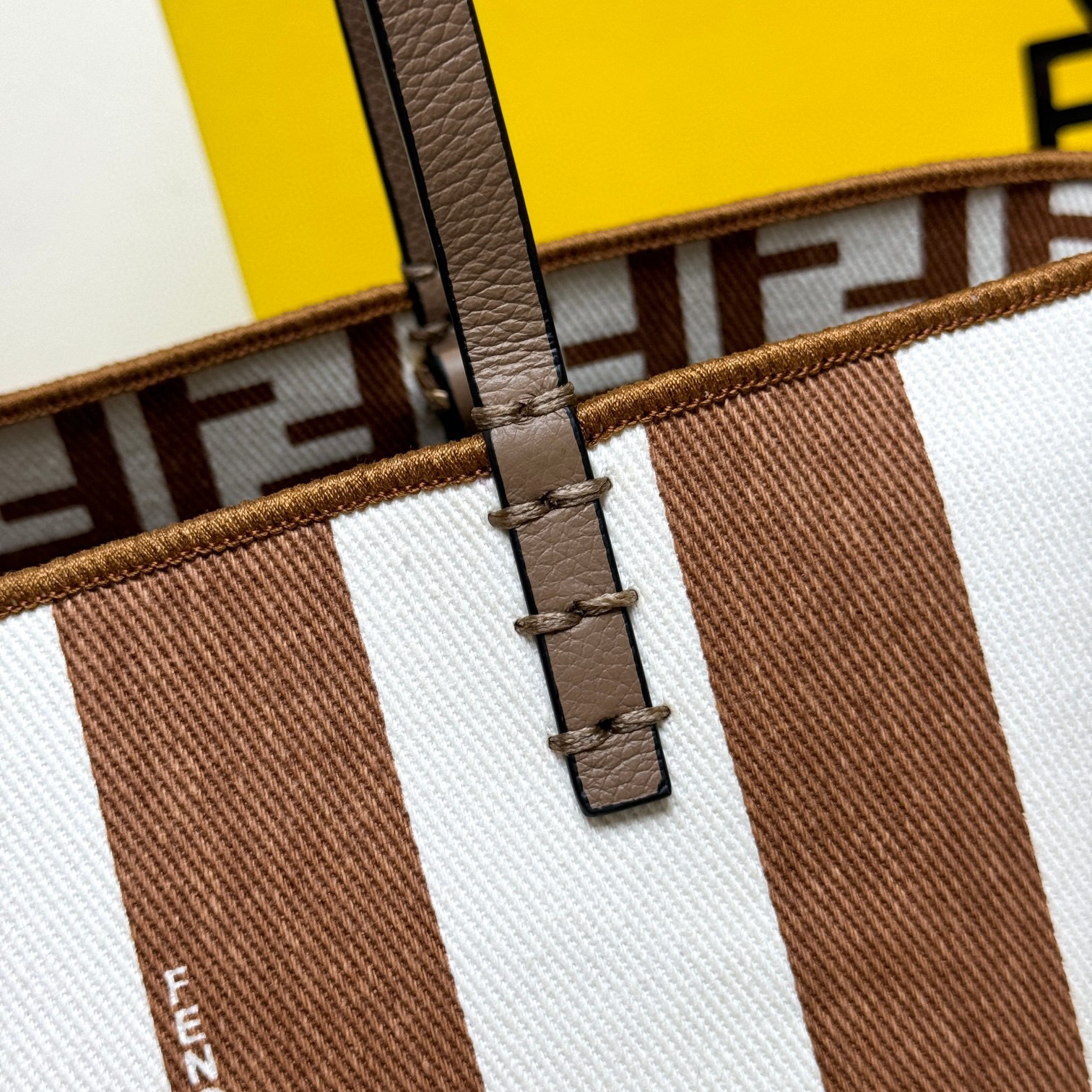 Fendi Einkaufstasche Größe: 35 x 19,5 x 32 cm