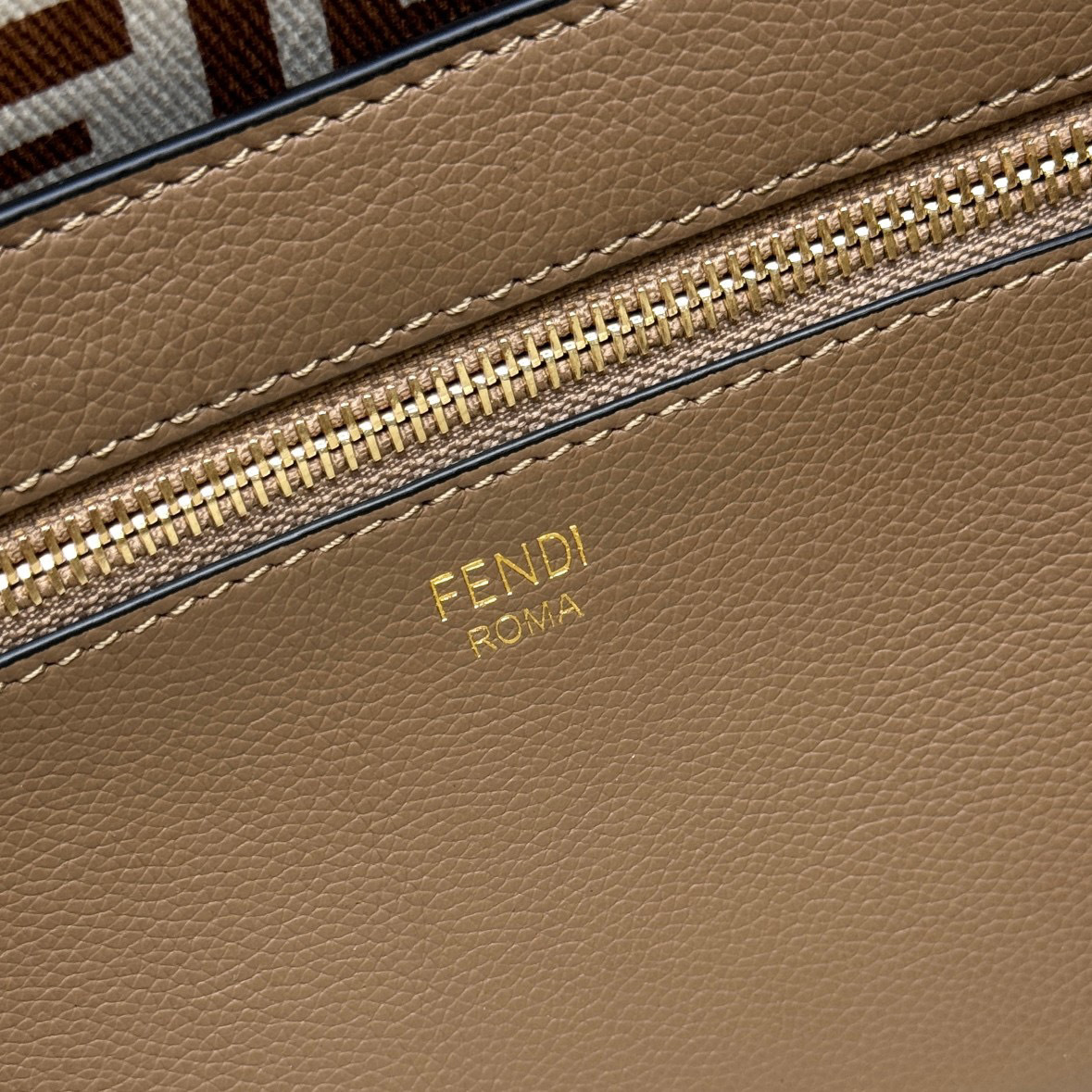 Fendi Einkaufstasche Größe: 35 x 19,5 x 32 cm