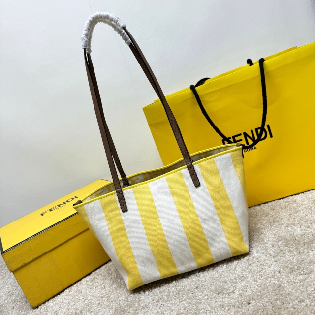 Fendi Einkaufstasche Größe: 35 x 19,5 x 32 cm