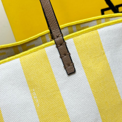 Fendi Einkaufstasche Größe: 35 x 19,5 x 32 cm