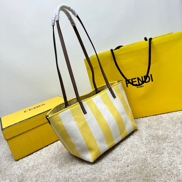 Fendi Einkaufstasche Größe: 35 x 19,5 x 32 cm