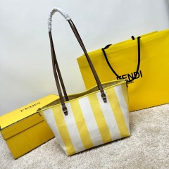 Fendi Einkaufstasche Größe: 35 x 19,5 x 32 cm