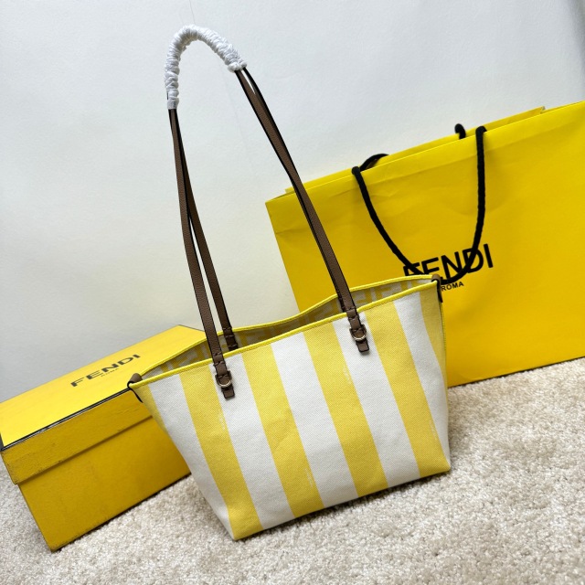 Fendi Einkaufstasche Größe: 35 x 19,5 x 32 cm