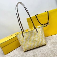 Fendi Einkaufstasche Größe: 35 x 19,5 x 32 cm