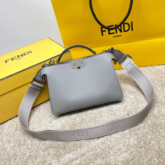 Borsa a mano Fendi Dimensioni: 23*14*6cm