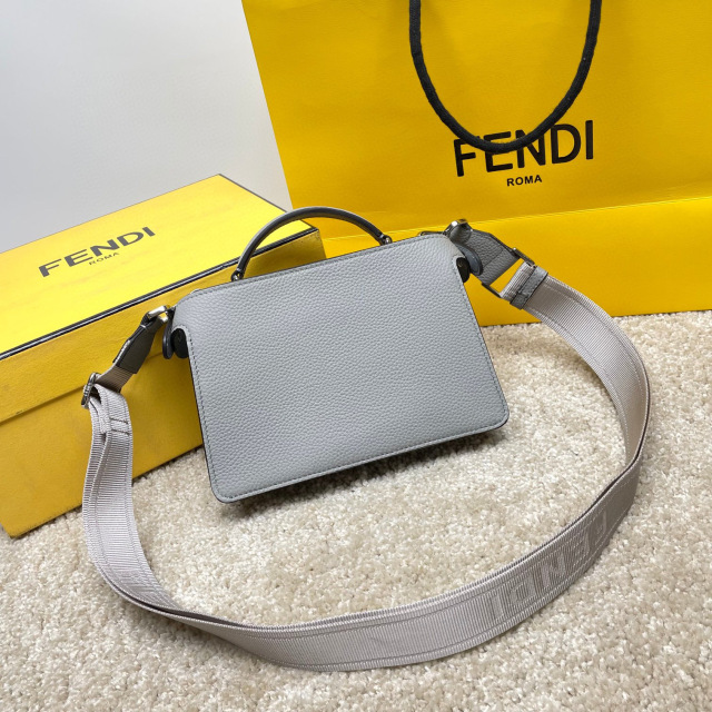 Borsa a mano Fendi Dimensioni: 23*14*6cm