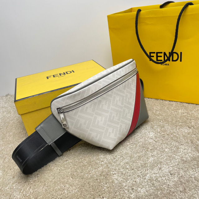 Borsa a tracolla Fendi Dimensioni: 35*20*8cm