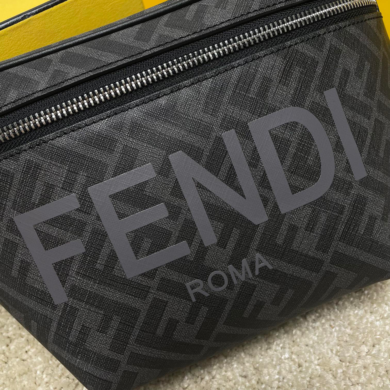 Borsa a tracolla Fendi Dimensioni: 35*20*8cm