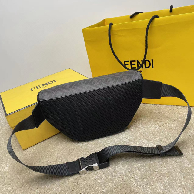 Borsa a tracolla Fendi Dimensioni: 35*20*8cm