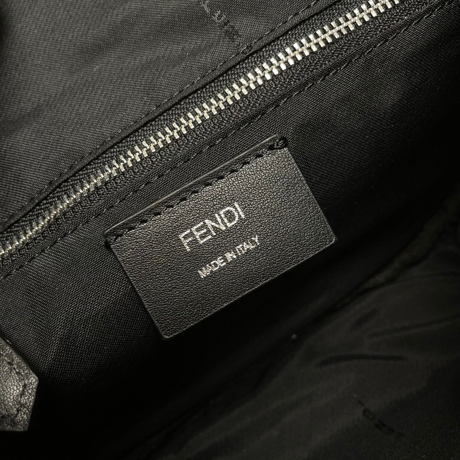 Borsa a tracolla Fendi Dimensioni: 35*20*8cm