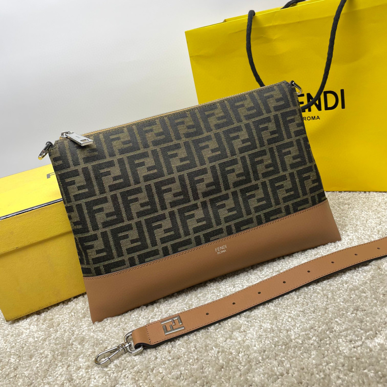 Fendi Beg bahu tunggal Saiz：34*22*5cm