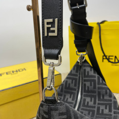 Fendi Einzelne Umhängetasche Größe: 34 * 22 * 5 cm