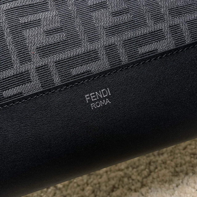 Fendi Einzelne Umhängetasche Größe: 34 * 22 * 5 cm