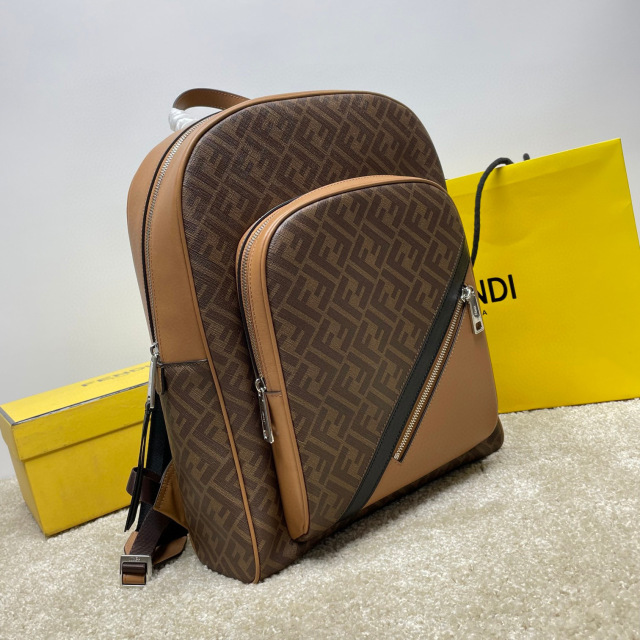 Borsa zaino Fendi Dimensioni: 33*14*44cm