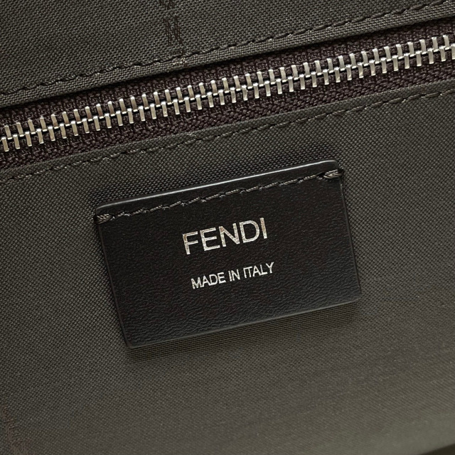 Borsa zaino Fendi Dimensioni: 33*14*44cm