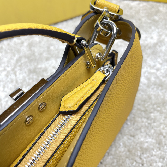 Fendi Hand bag Size：23*14*6cm
