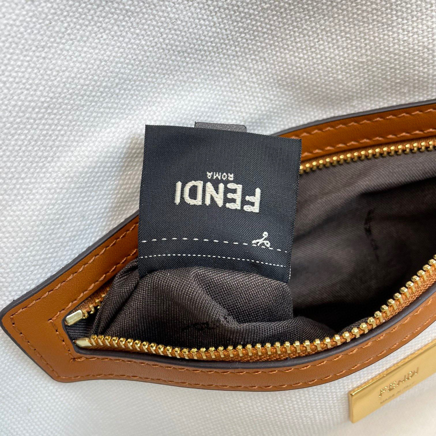 Saiz beg tangan Fendi：26*13*6sm