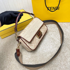Fendi Hand bag  Size：26*13*6cm