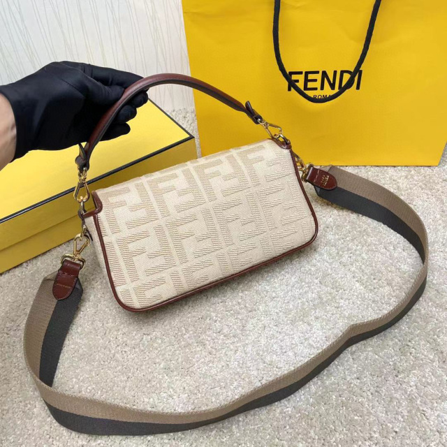 Fendi Hand bag  Size：26*13*6cm