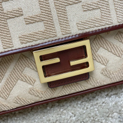 Fendi Hand bag  Size：26*13*6cm