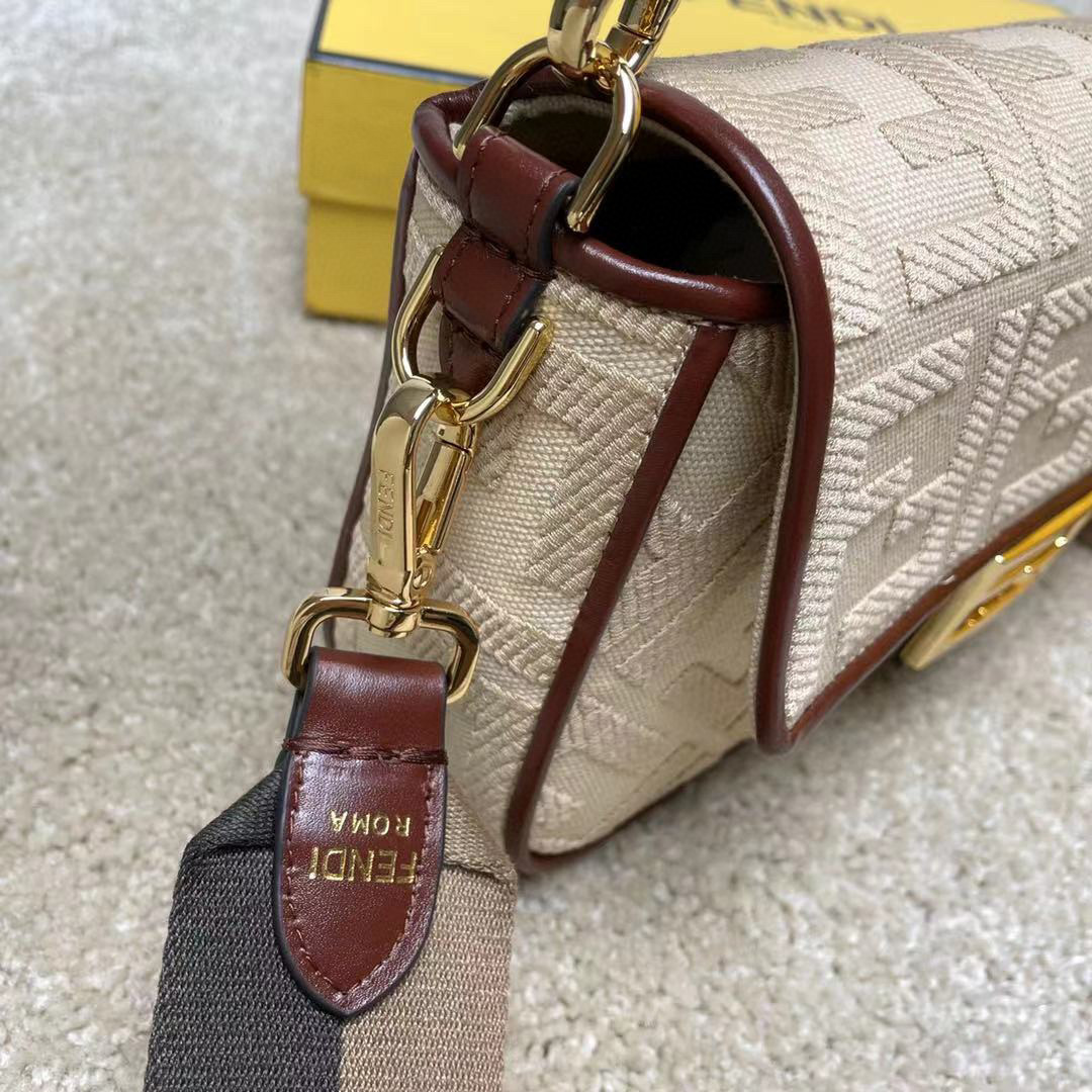 Fendi Hand bag  Size：26*13*6cm