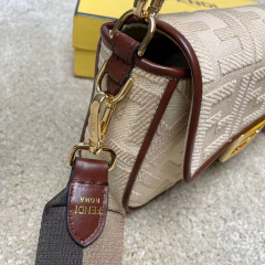 Fendi Hand bag  Size：26*13*6cm
