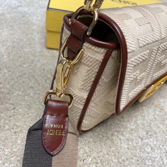 Fendi Hand bag  Size：26*13*6cm
