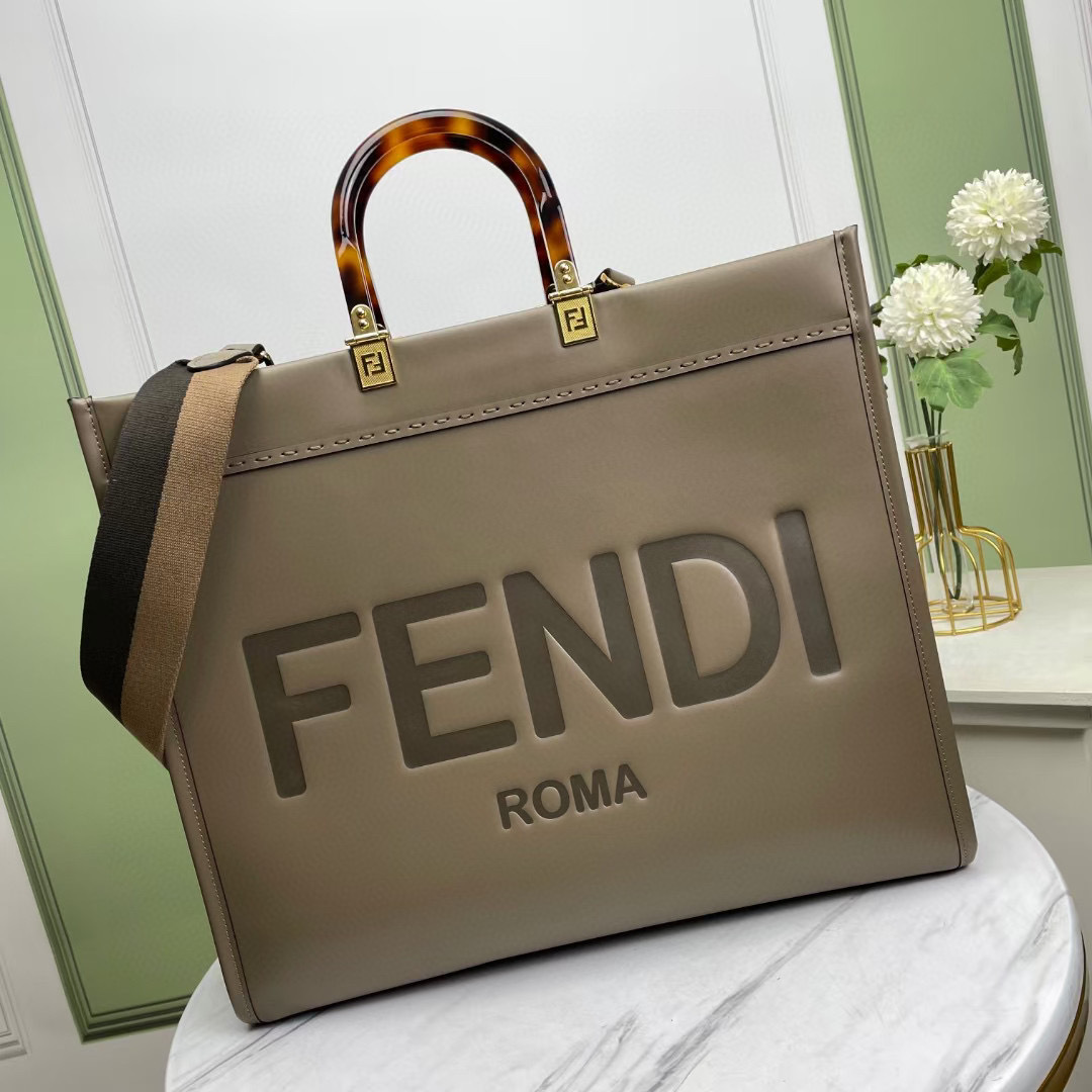 Fendi Einkaufstasche Größe: 35 x 31 x 17 cm