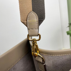 Fendi Einkaufstasche Größe: 35 x 31 x 17 cm