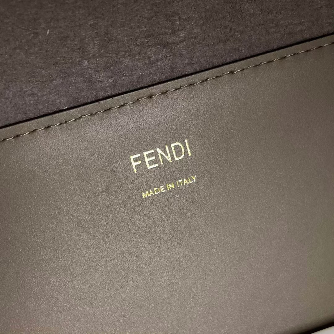 Fendi Einkaufstasche Größe: 35 x 31 x 17 cm