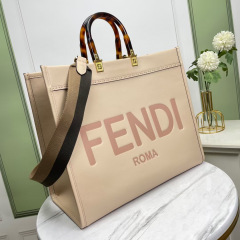Fendi Einkaufstasche Größe: 35 x 31 x 17 cm