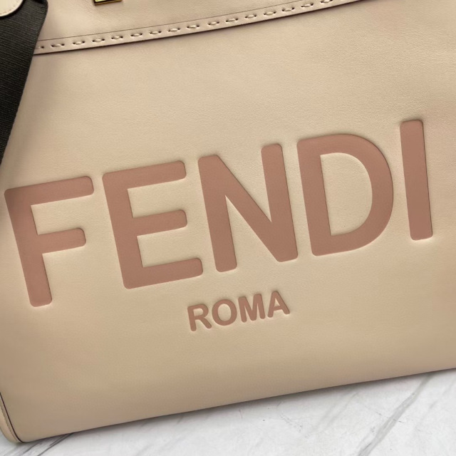 Fendi Einkaufstasche Größe: 35 x 31 x 17 cm