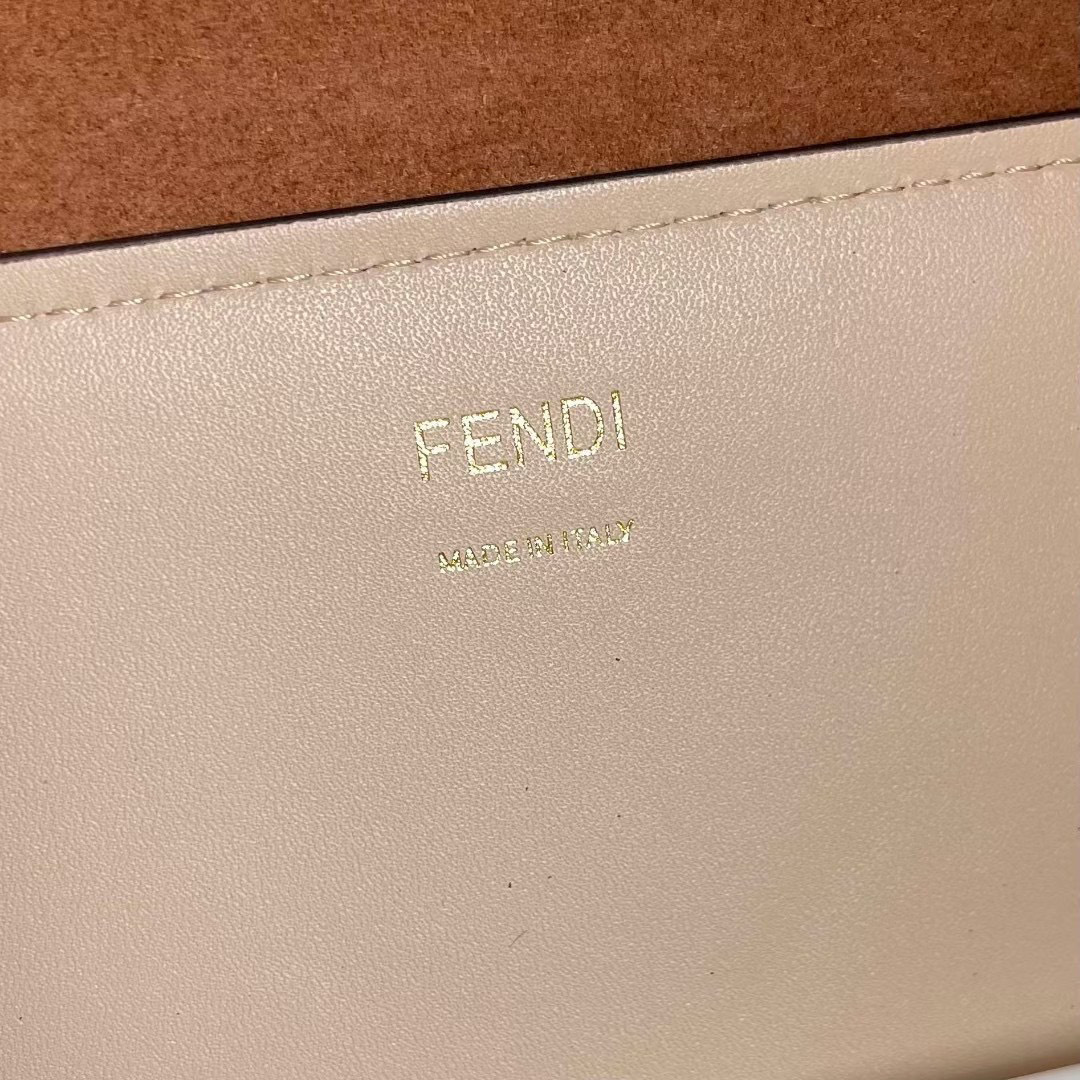 Fendi Einkaufstasche Größe: 35 x 31 x 17 cm
