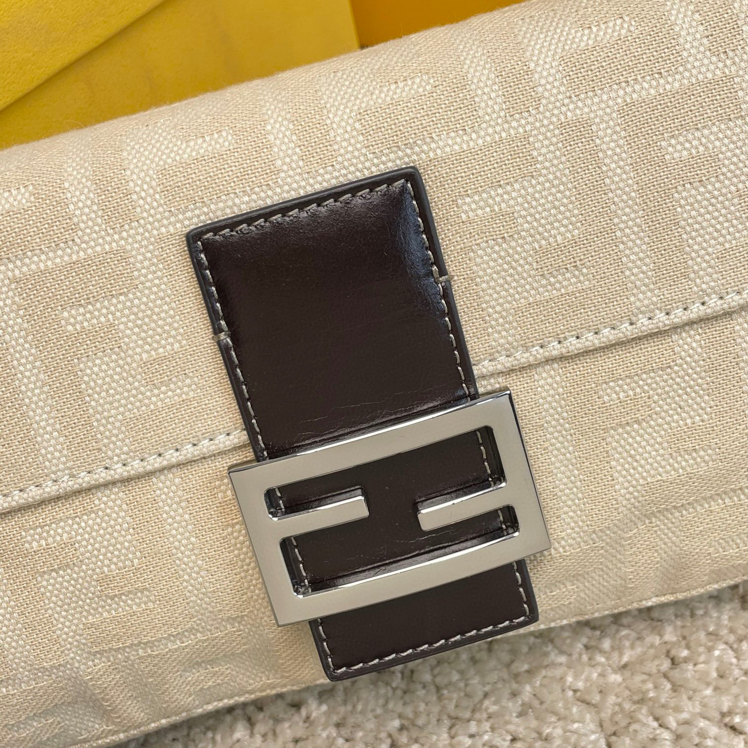 Borsa a mano Fendi Dimensioni: 16*4*16cm