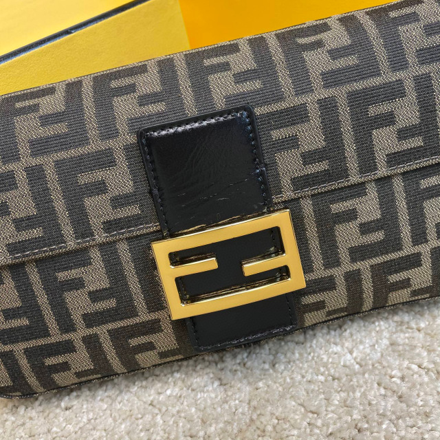 Fendi Handtasche Größe: 16*4*16cm