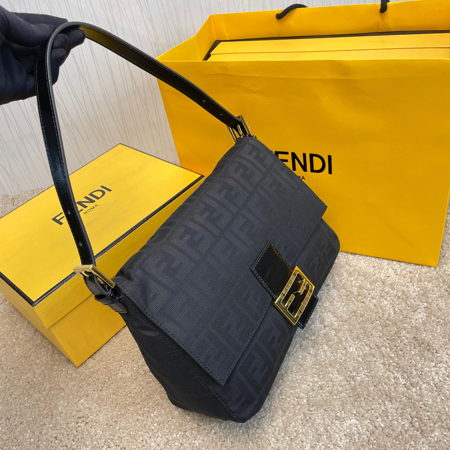 Fendi Hand bag Size：29*10.5*21cm