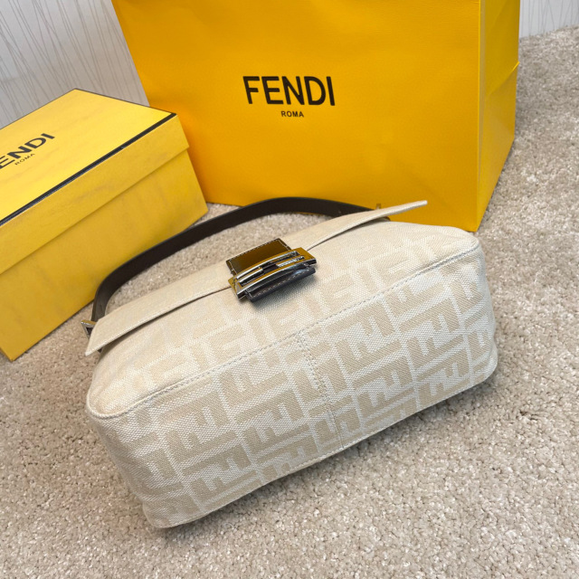 Fendi 手拿包 尺寸：29*10.5*21cm