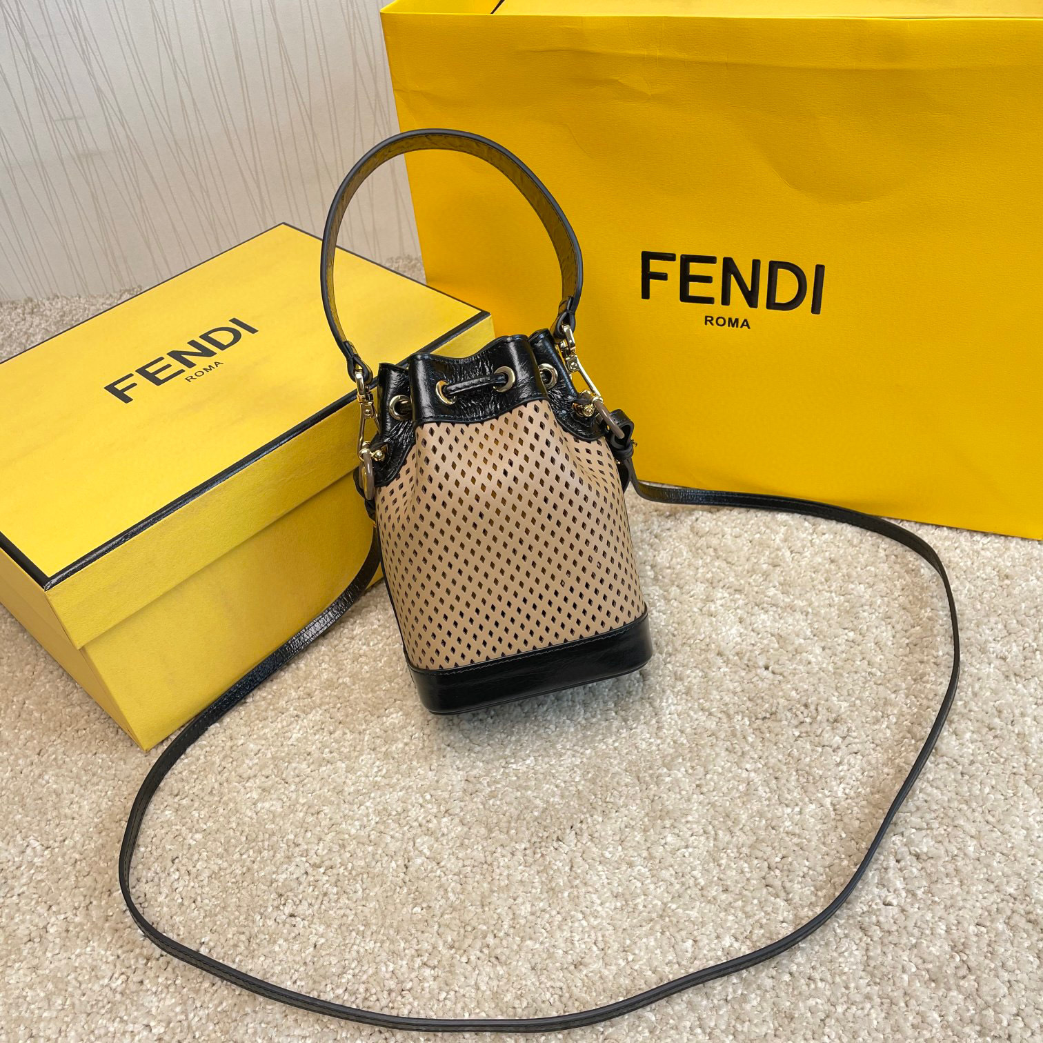 Beg baldi Fendi Saiz：17*25*15sm