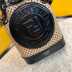 Beg baldi Fendi Saiz：17*25*15sm
