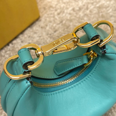 Borsa a forma di cuore Fendi Dimensioni: 29*24,5*10 cm