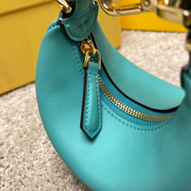 Borsa a forma di cuore Fendi Dimensioni: 29*24,5*10 cm