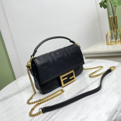 Borsa a mano Fendi Dimensioni: 26*14*4cm