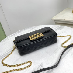 Borsa a mano Fendi Dimensioni: 26*14*4cm