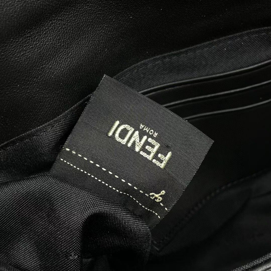 Borsa a mano Fendi Dimensioni: 26*14*4cm