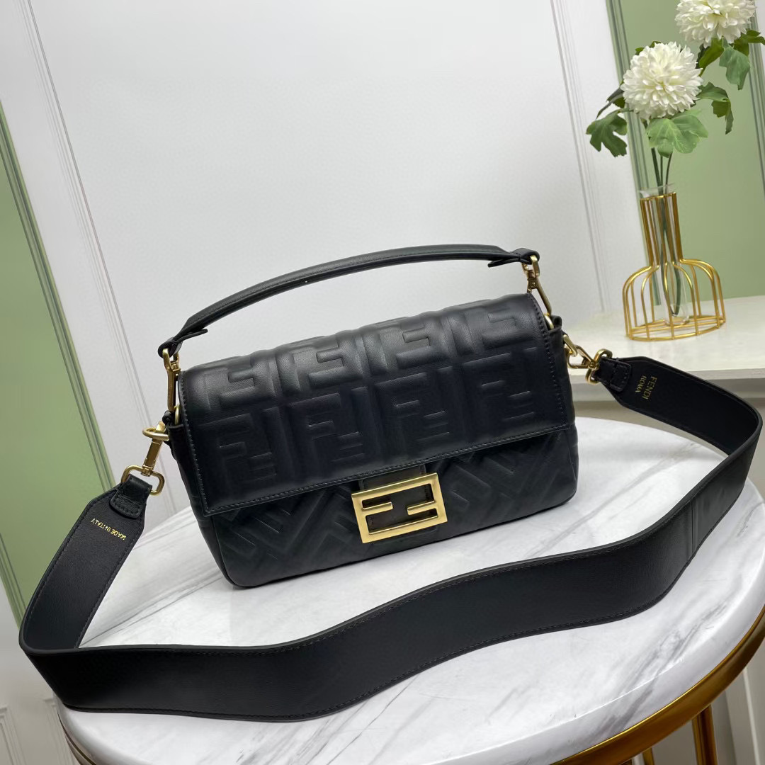 Fendi Handtasche Größe: 26*14*4cm