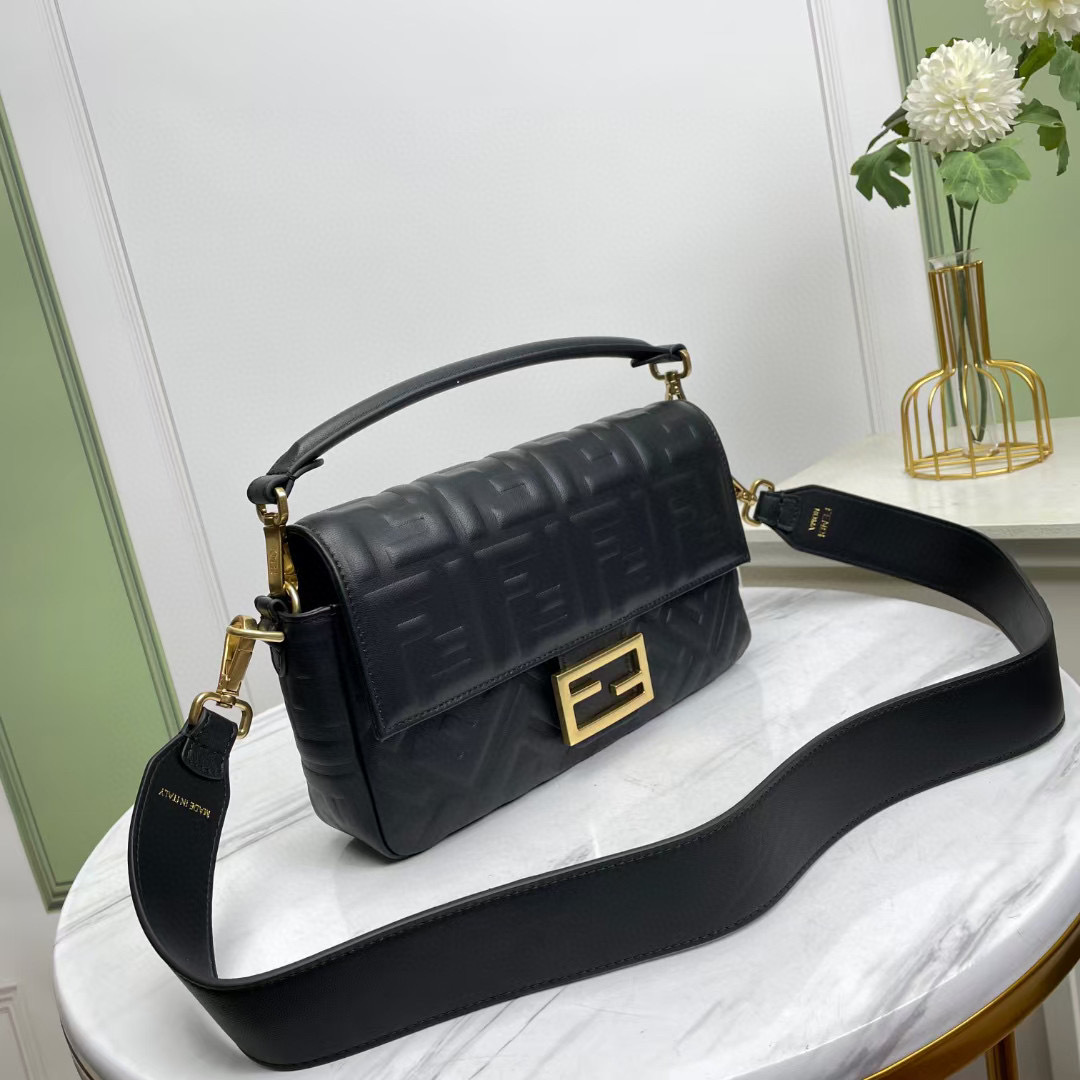 Fendi Handtasche Größe: 26*14*4cm