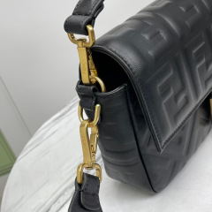 Fendi Handtasche Größe: 26*14*4cm