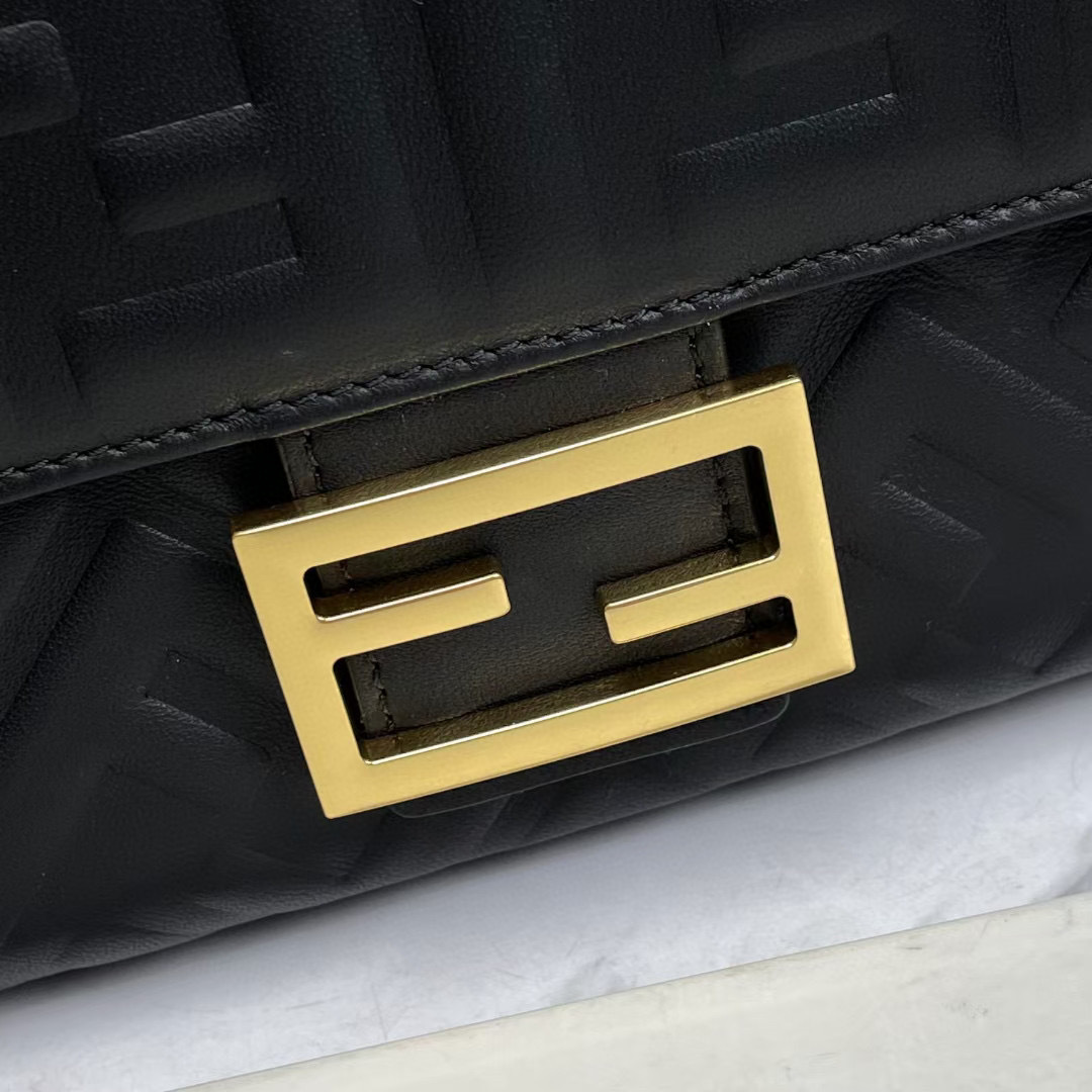 Fendi Handtasche Größe: 26*14*4cm