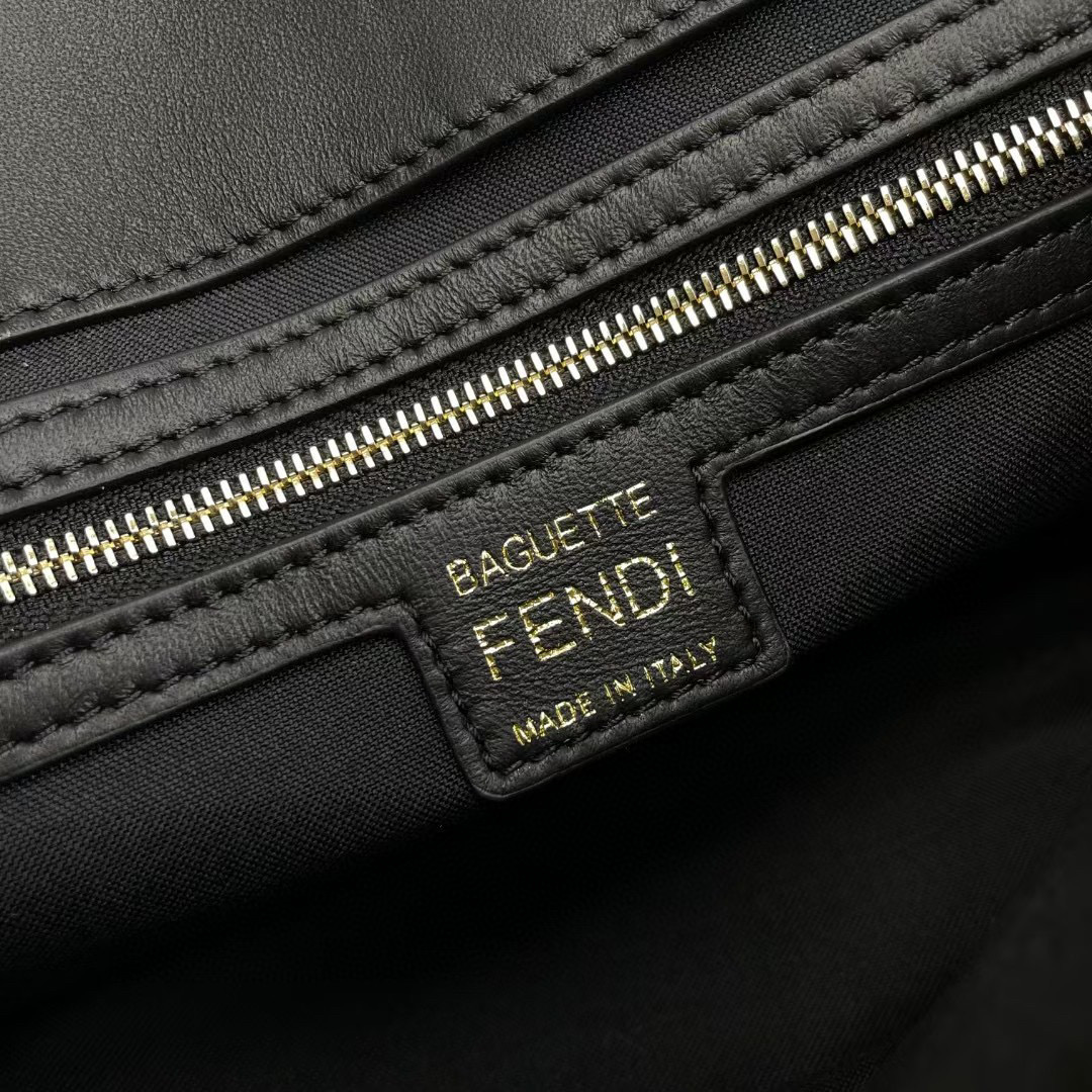 Fendi Handtasche Größe: 26*14*4cm