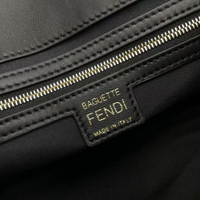 Fendi Handtasche Größe: 26*14*4cm